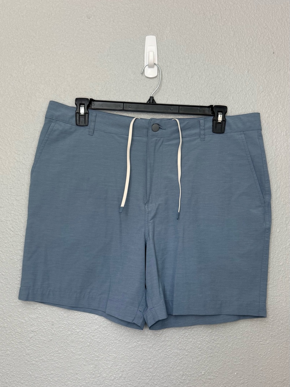 Faherty | All Day Belted Shorts | Deep Marine | Waist 38” Inseam 7”